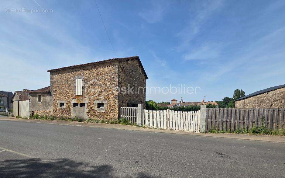 Maison à SCILLE