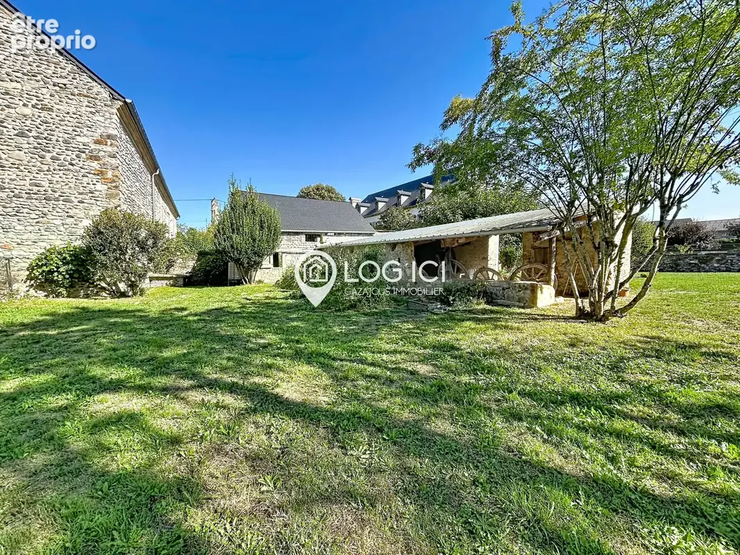 ARROS DE NAY - Véritable enclos béarnais rénové édifié sur un terrain de 3900 m2 - photo 8