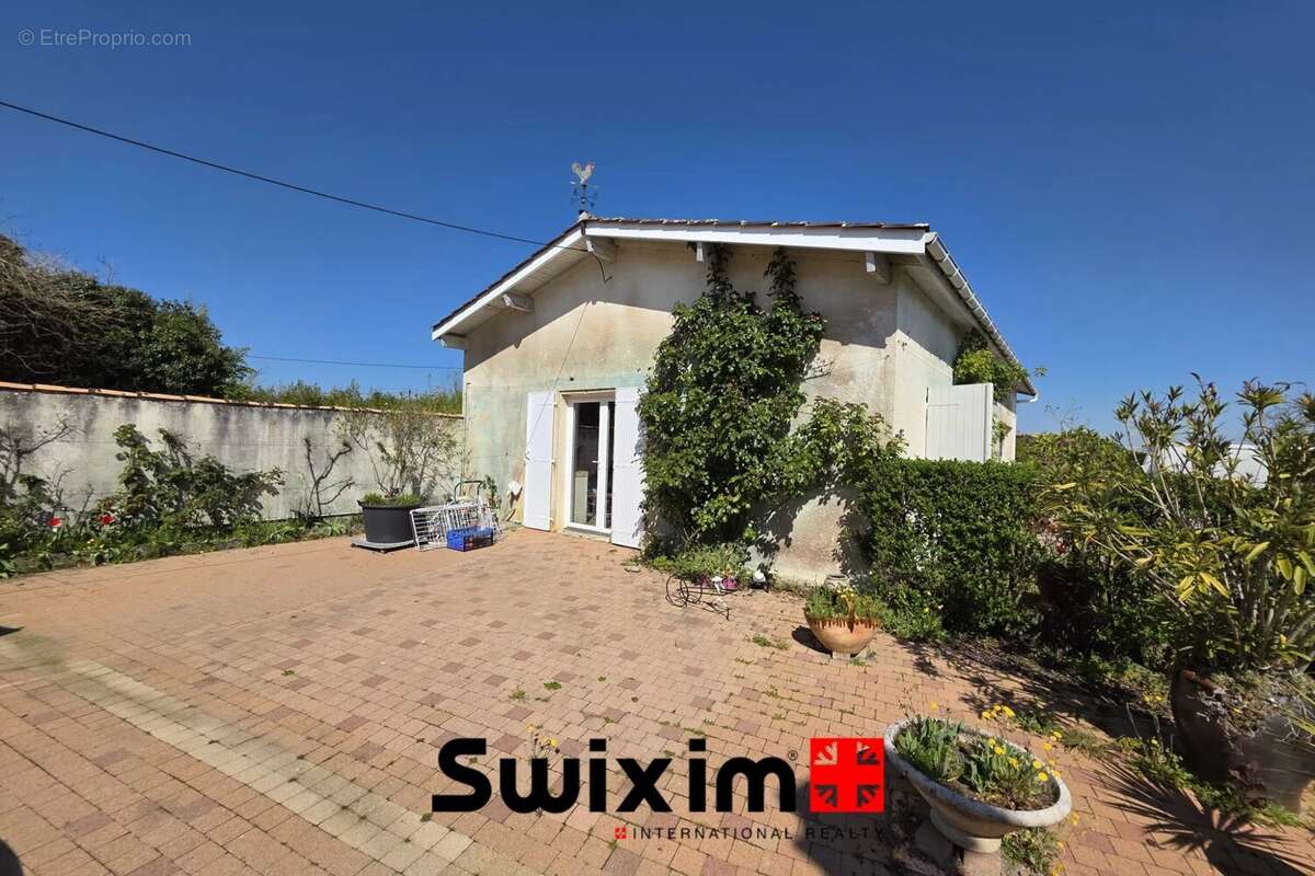 Maison à SAINT-SEURIN-DE-CADOURNE