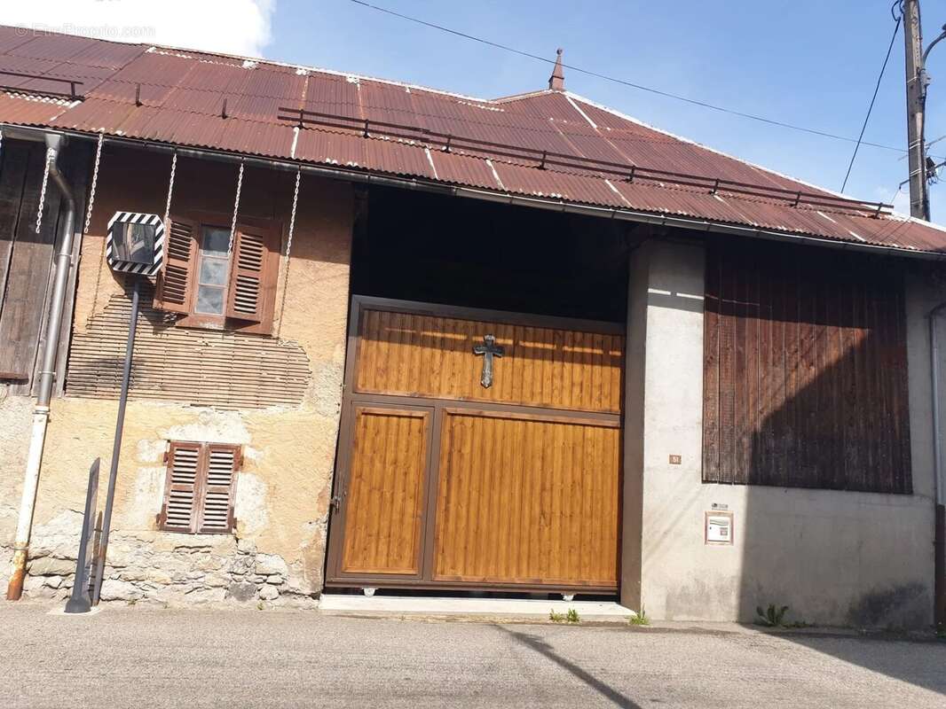 Maison à ECOLE
