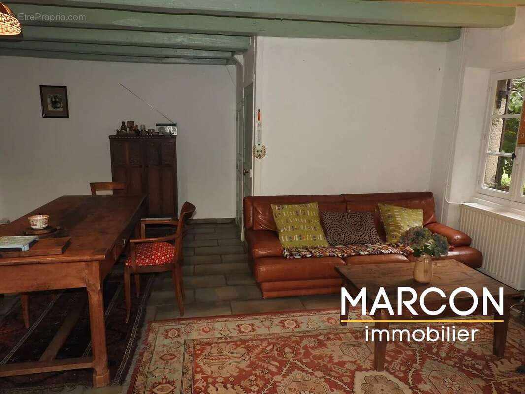 Maison à SAINT-PIERRE-BELLEVUE