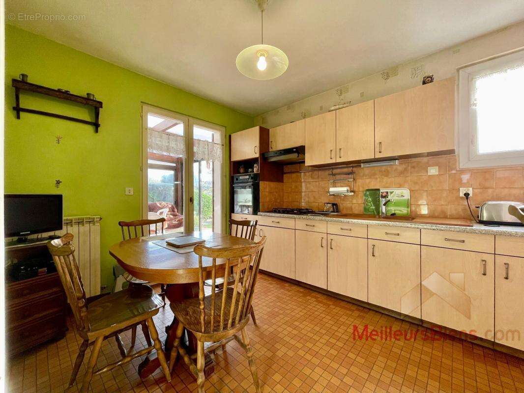 Maison à MESSIA-SUR-SORNE