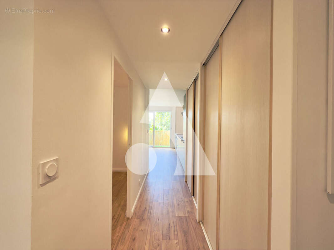 Appartement à EGUILLES