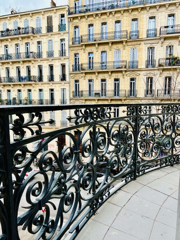 Appartement à MARSEILLE-1E
