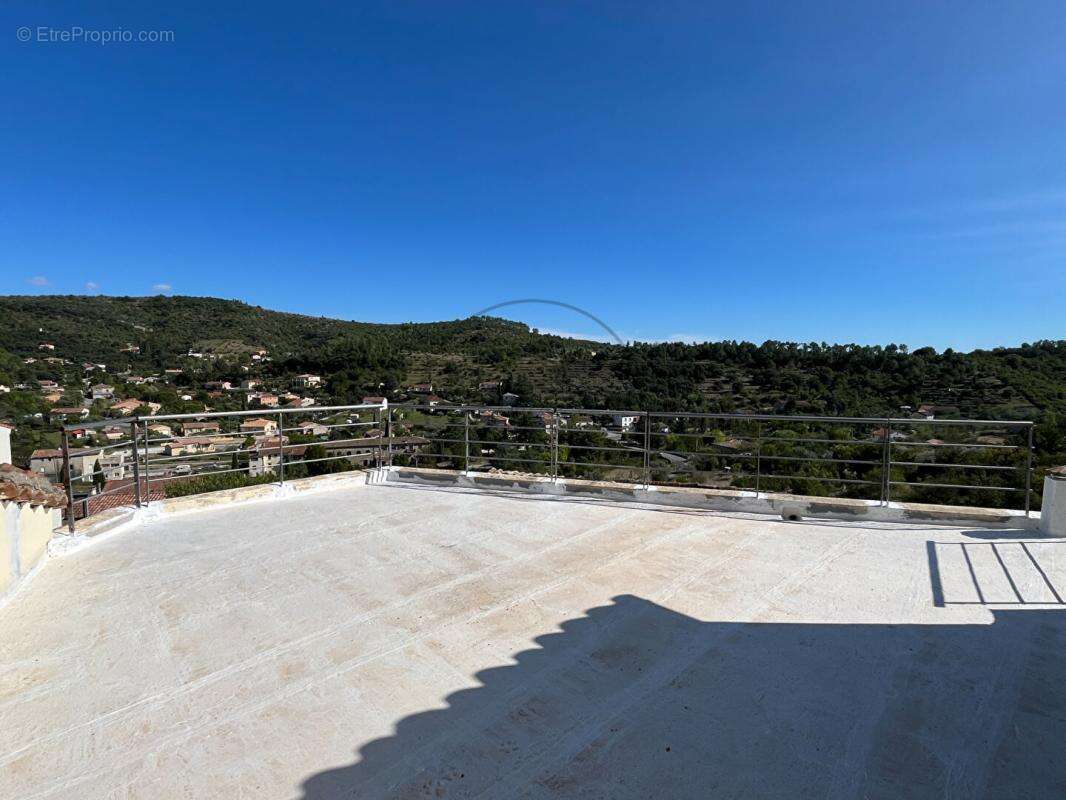 Maison de village avec terrasse et garage - photo 7