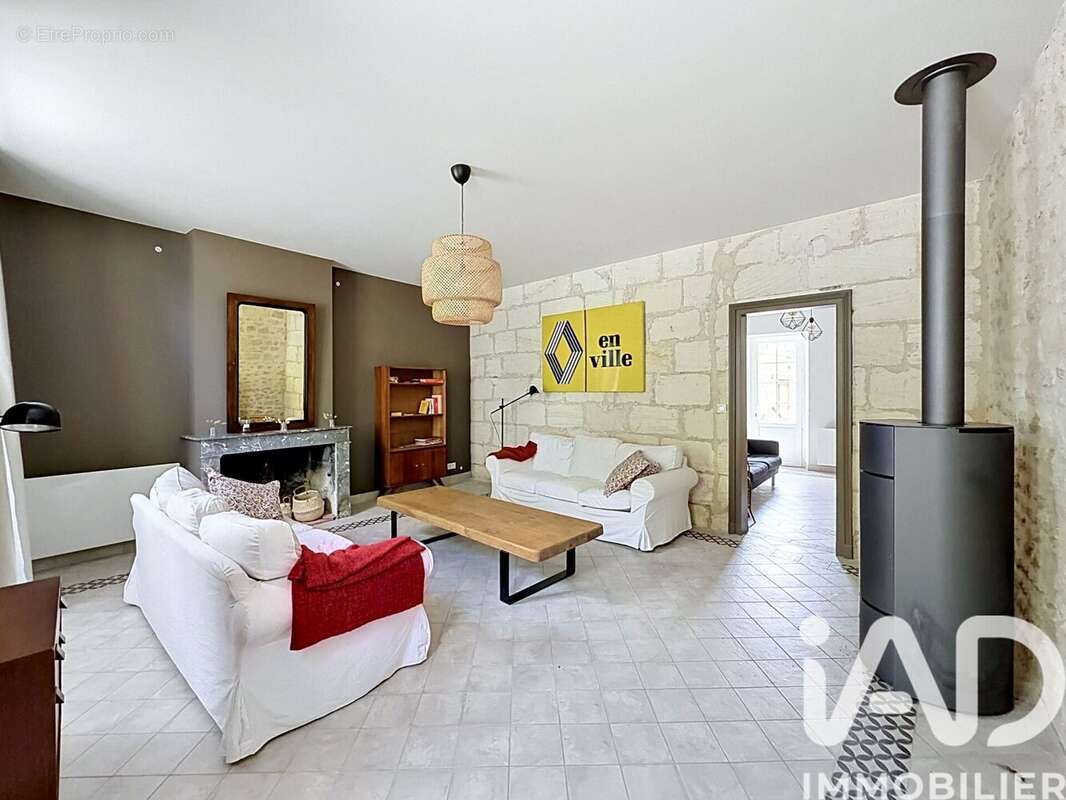 Maison 230 m² à Saint-Seurin-De-Cadourne  - photo 4