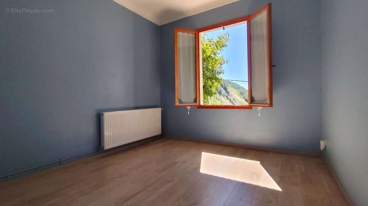 Maison 5 pièces  98 m² - garage - photo 9
