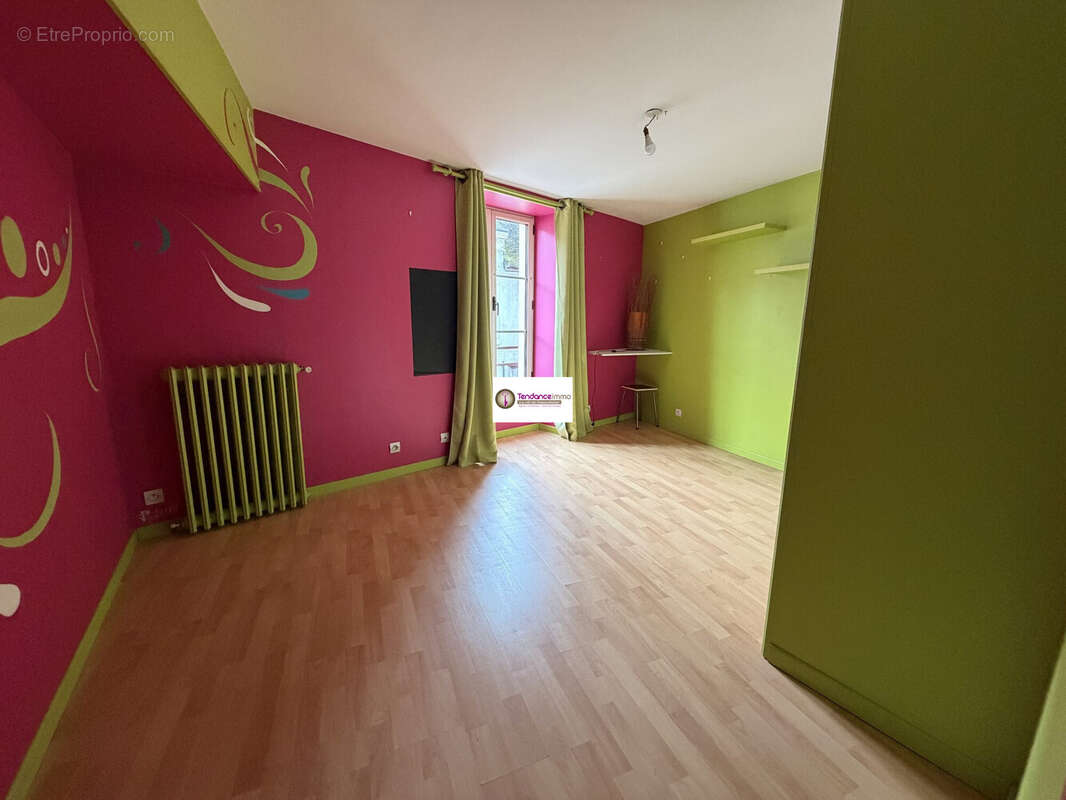 Appartement à LE MELE-SUR-SARTHE