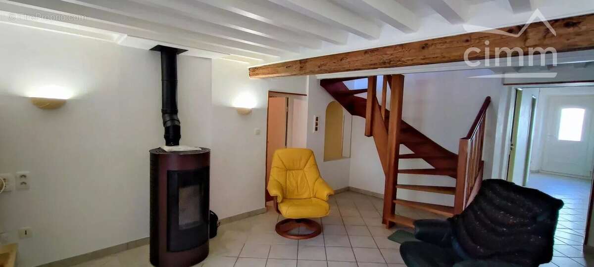 Maison à COMBOVIN