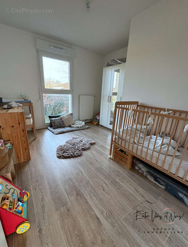 CHAMBRE 2 - Maison à CERONS