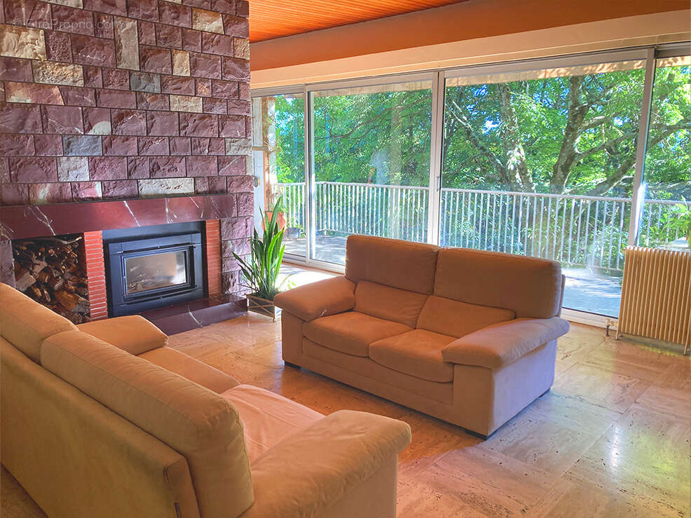 Maison à MONTELIMAR