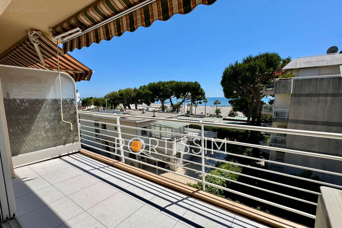 Appartement à SAINT-LAURENT-DU-VAR