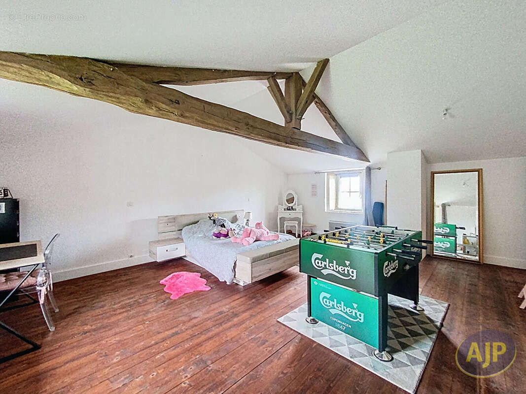 Maison à LES MAGNILS-REIGNIERS