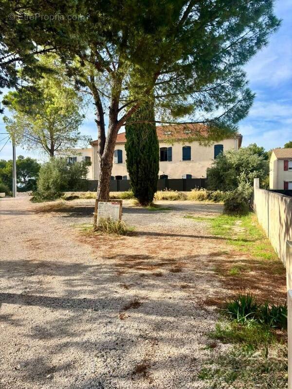 Terrain à MARIGNANE