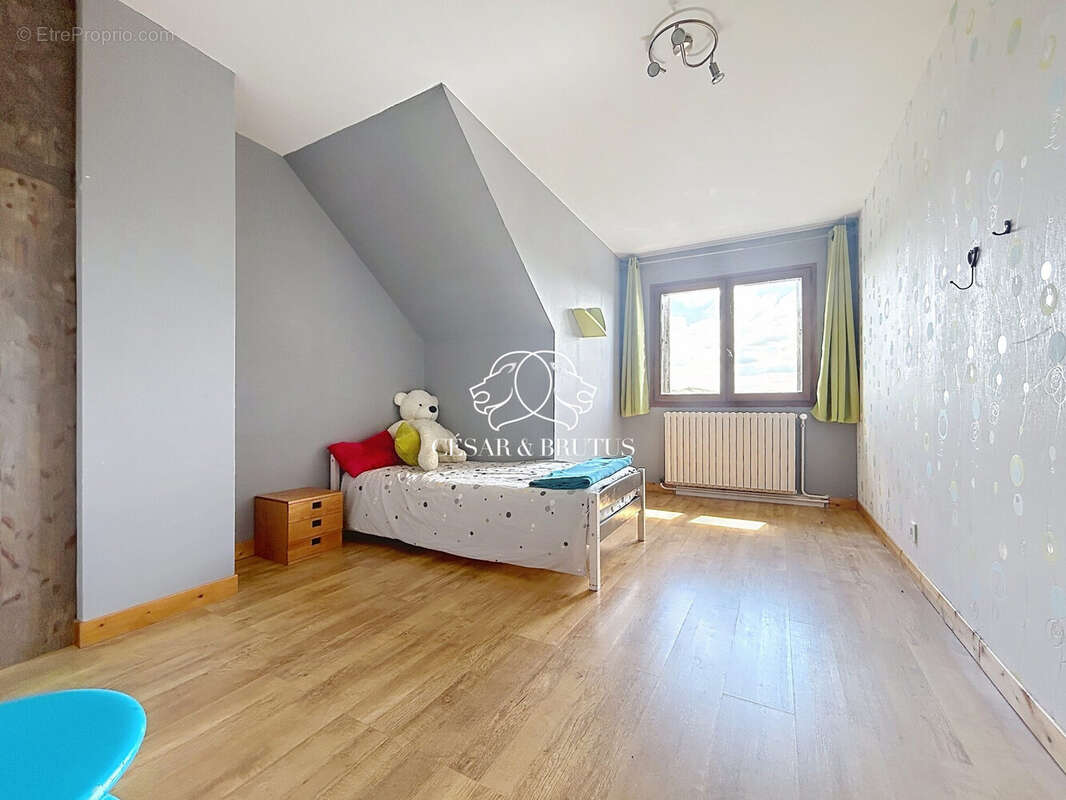 Chambre 3 - Maison à BELMONT-TRAMONET