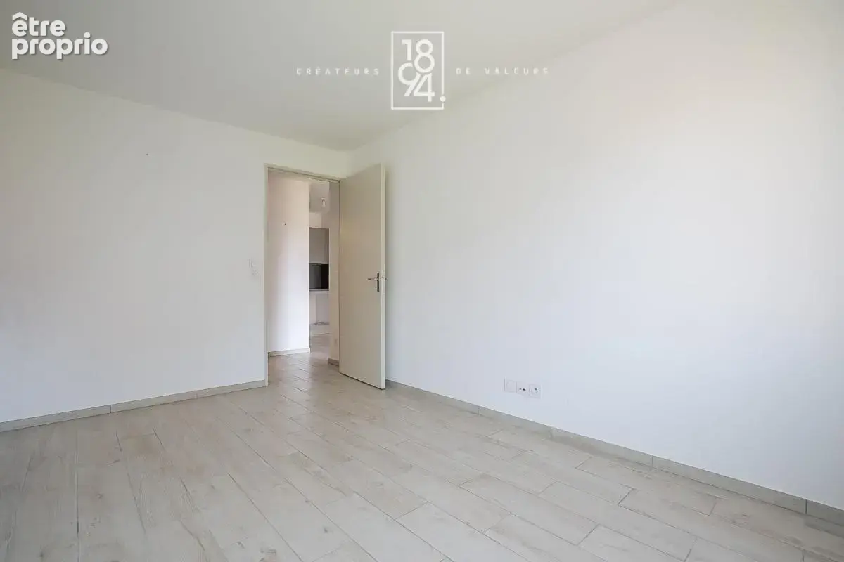 Appartement T2 à vendre Marseille 08 (13008)  43.90 m² terrasse  parking moto  - photo 10