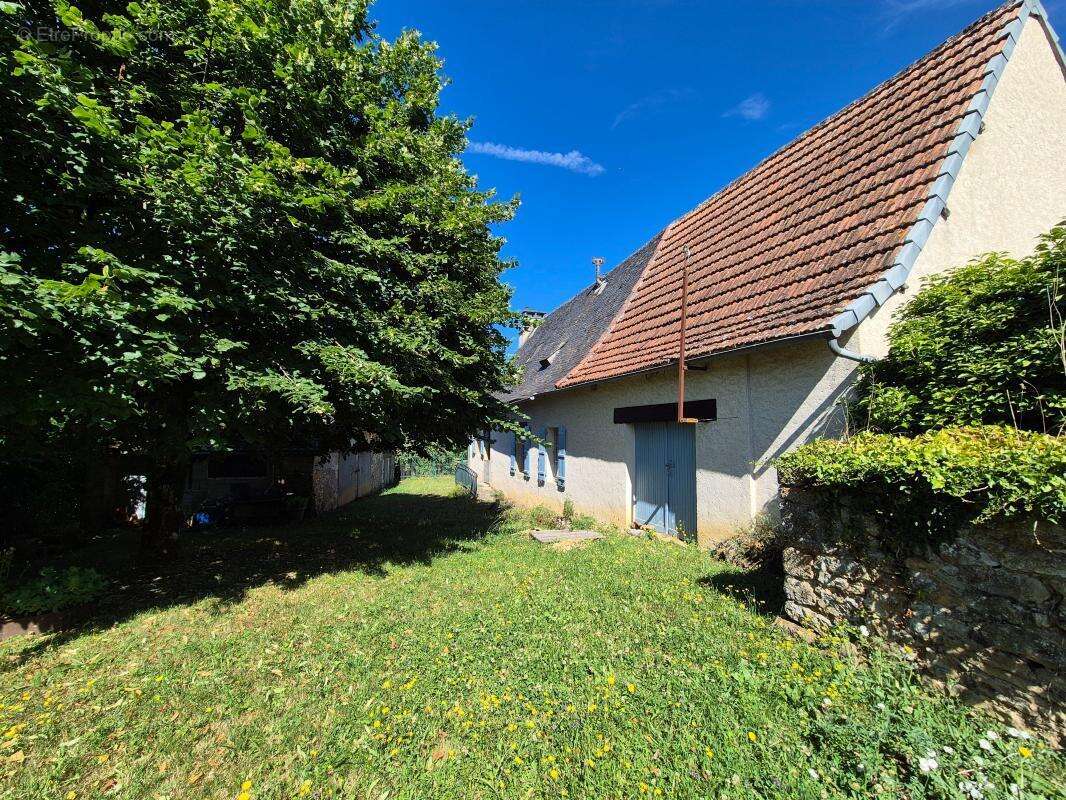 Maison à TERRASSON-LAVILLEDIEU