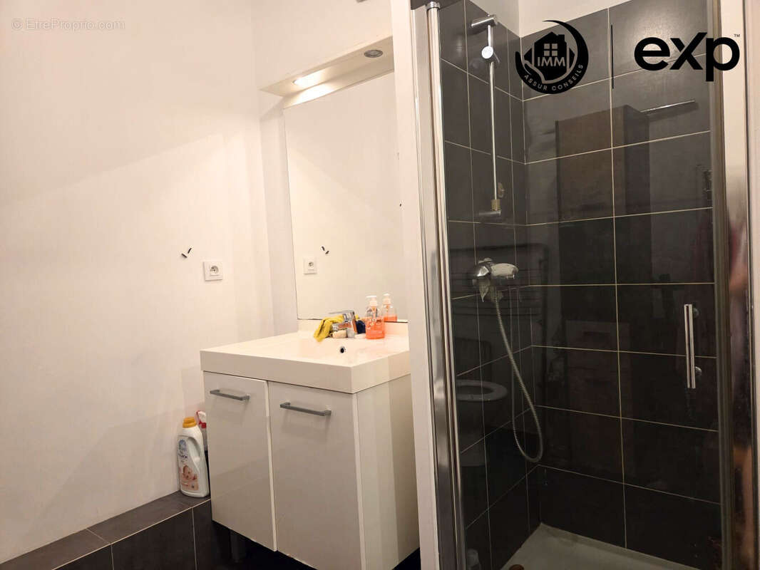 Appartement 23 m² à Decines-Charpieu  - photo 3