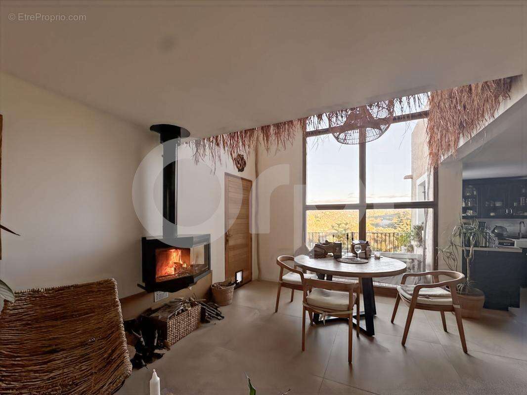 Maison à LA LONDE-LES-MAURES