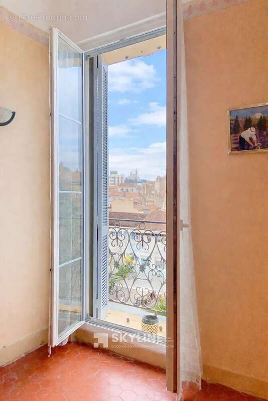 Appartement à MARSEILLE-6E