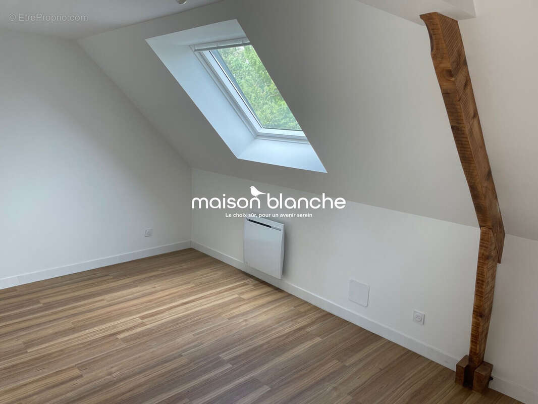 Maison 173 m² à Saint-Barthelemy-D'anjou  - photo 4