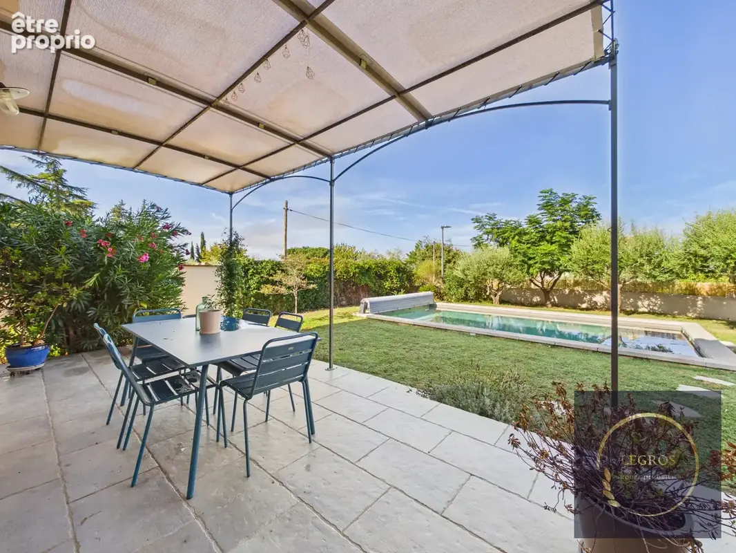 Maison individuelle de 140 m2 sur une parcelle de 557 m2 avec piscine, garage et abri. - photo 7