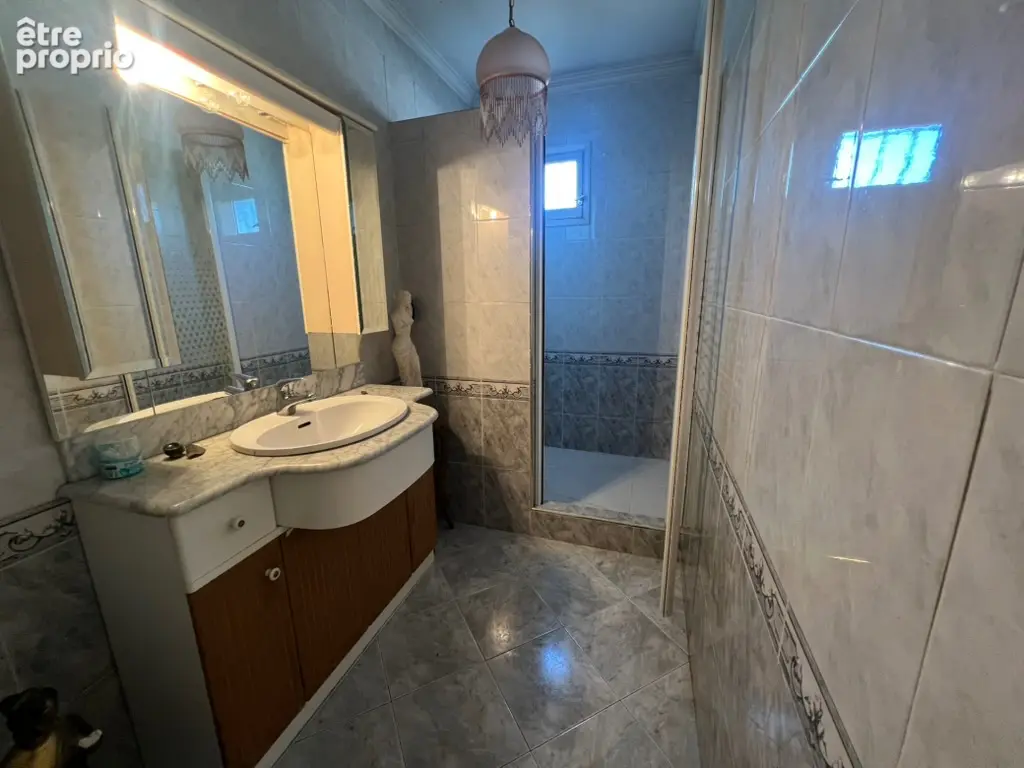 Exclusivité - Maison plain pied de 113m² avec terrain 550m² - Vénissieux Charreard - photo 8