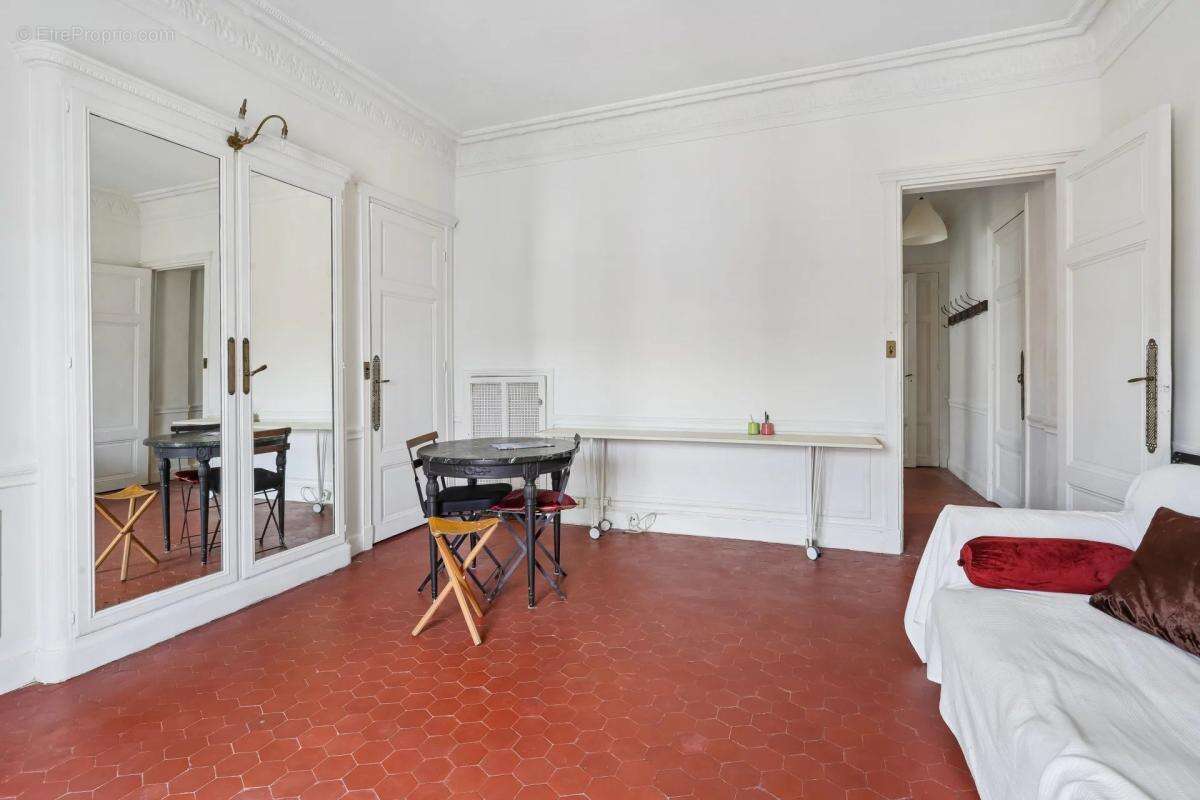 Nice Negresco : Studio dernier étage, vue mer latérale - photo 7