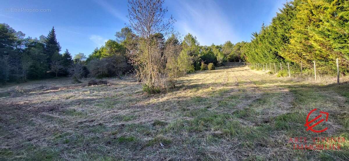Terrain à CARCASSONNE