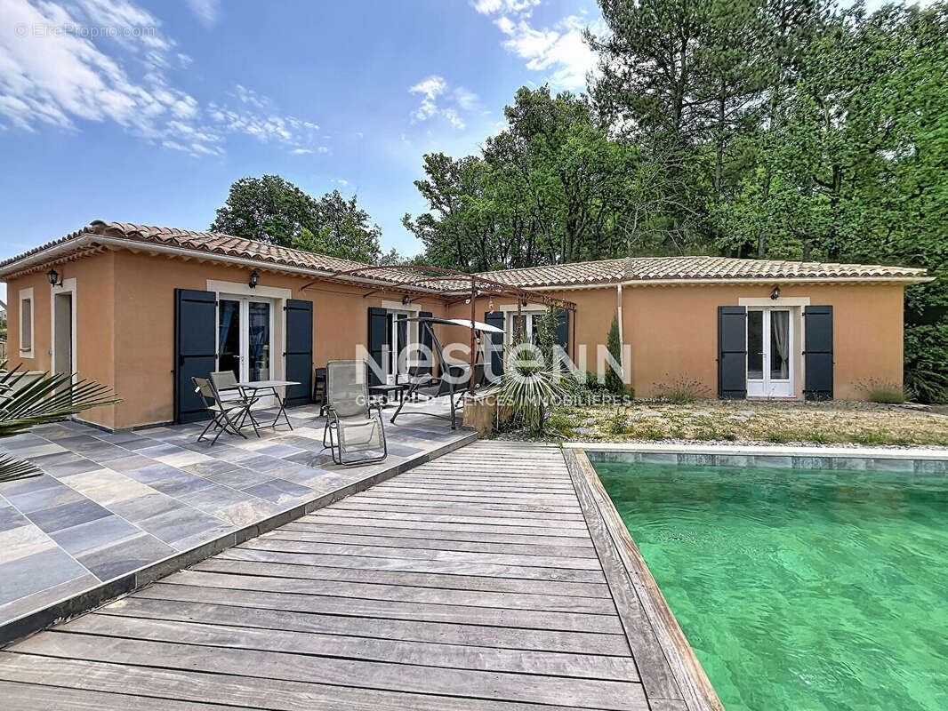 EXCLUSIVITE !! Mirabeau  - Maison de plain-pied avec piscine et vue sur le château - photo 2