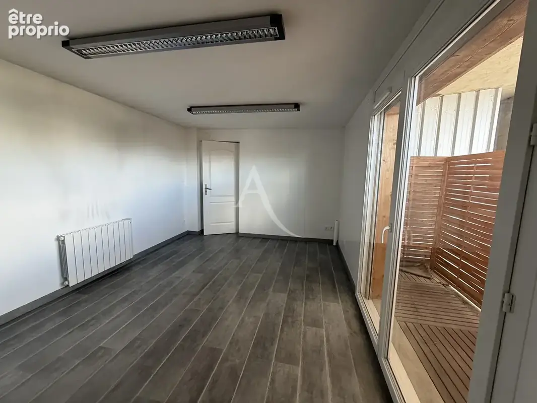 VIRIAT limite BOURG local commercial, d'activité ou de bureaux 208 m² divisibles - photo 6