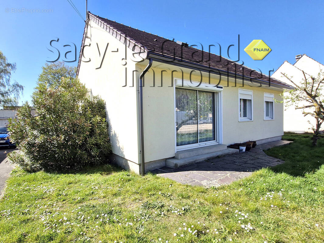 Maison à VERNEUIL-EN-HALATTE