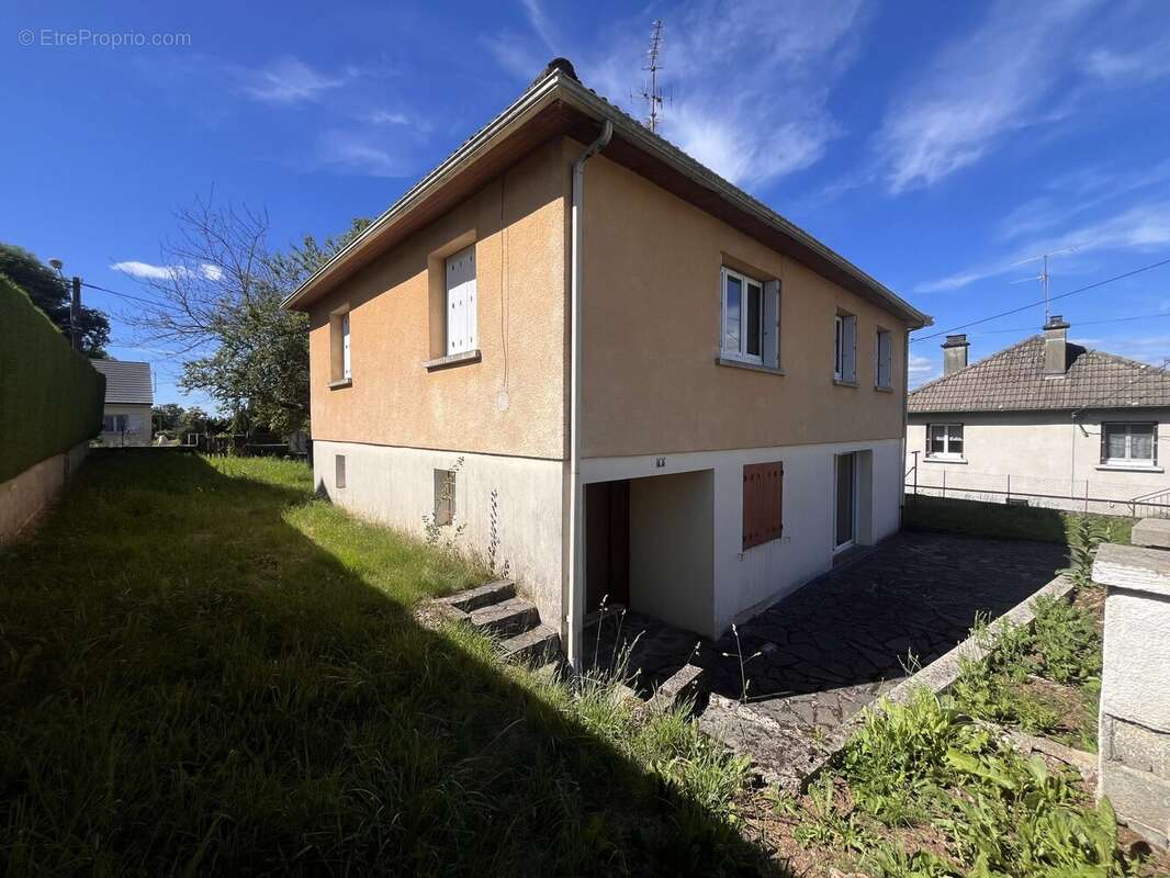 Maison 85 m² à Mauriac  - photo 3