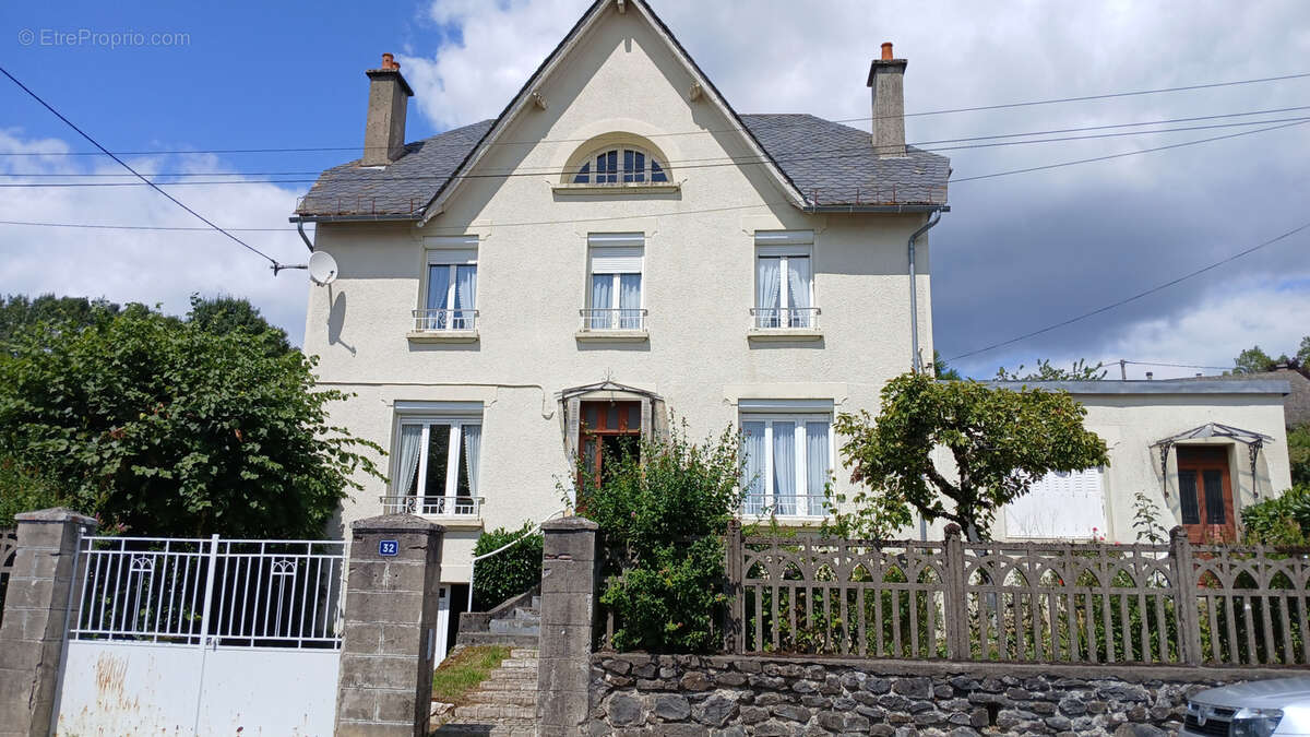 Maison à MAURIAC