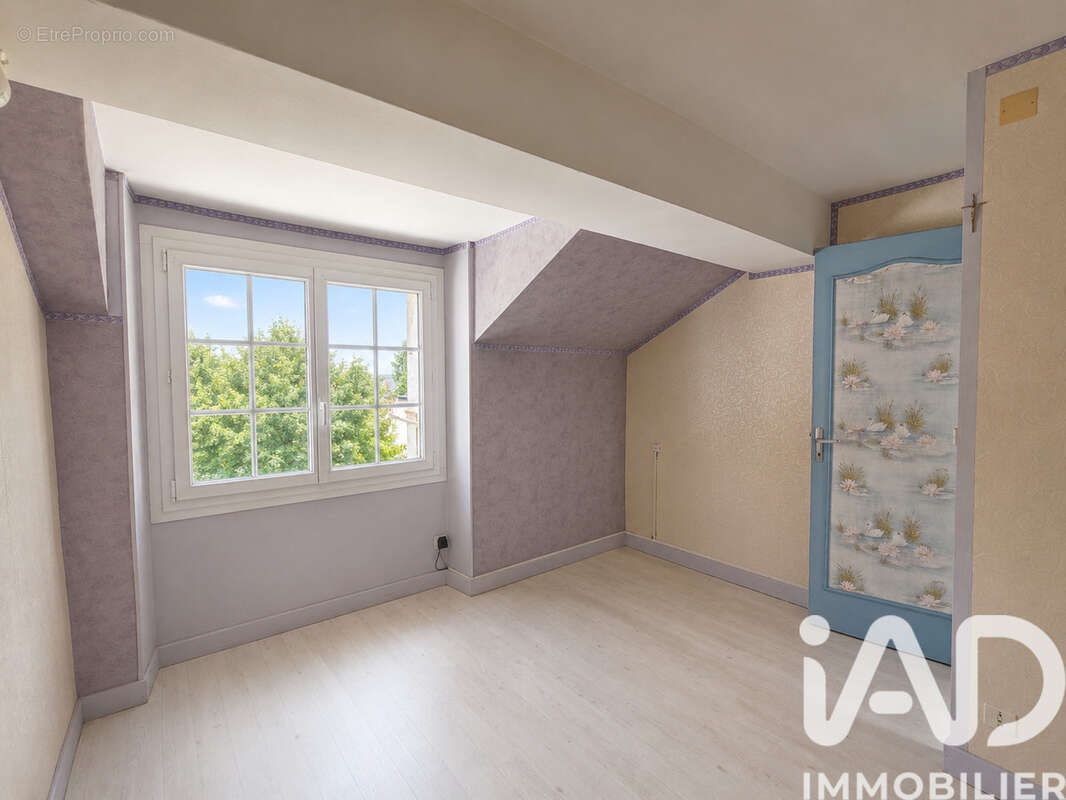 Maison 107 m² à Aubigne-Sur-Layon  - photo 8
