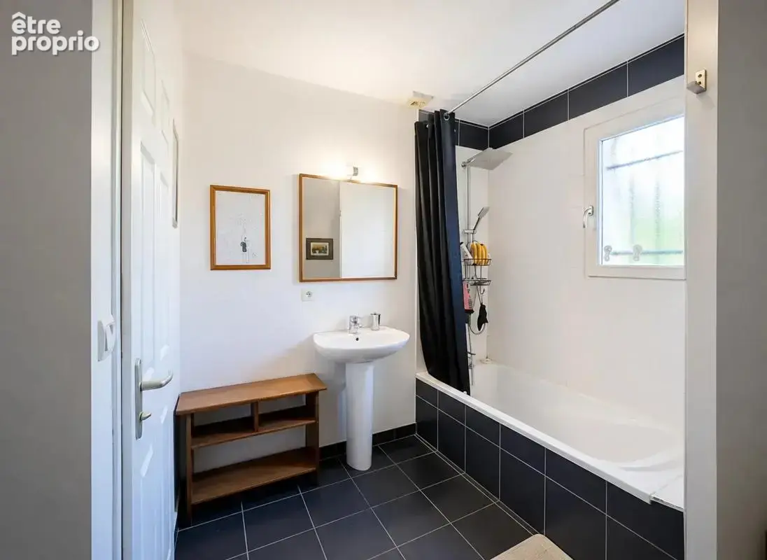 Maison de 5 pièces de 90 m² à Saint-André-le-Gaz - photo 5