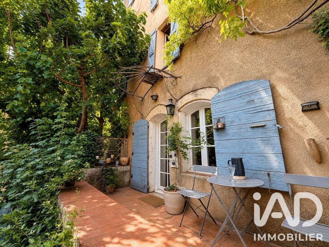 Maison 260 m² à Tavernes  - photo 7