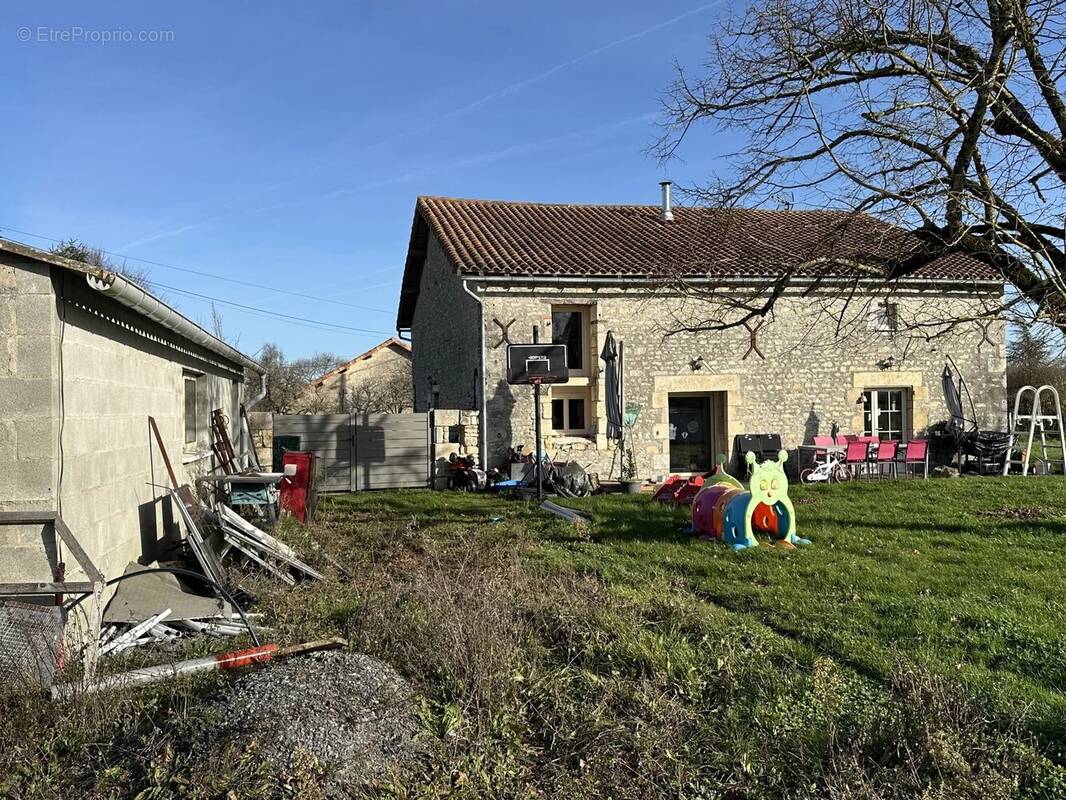 Maison à USSON-DU-POITOU