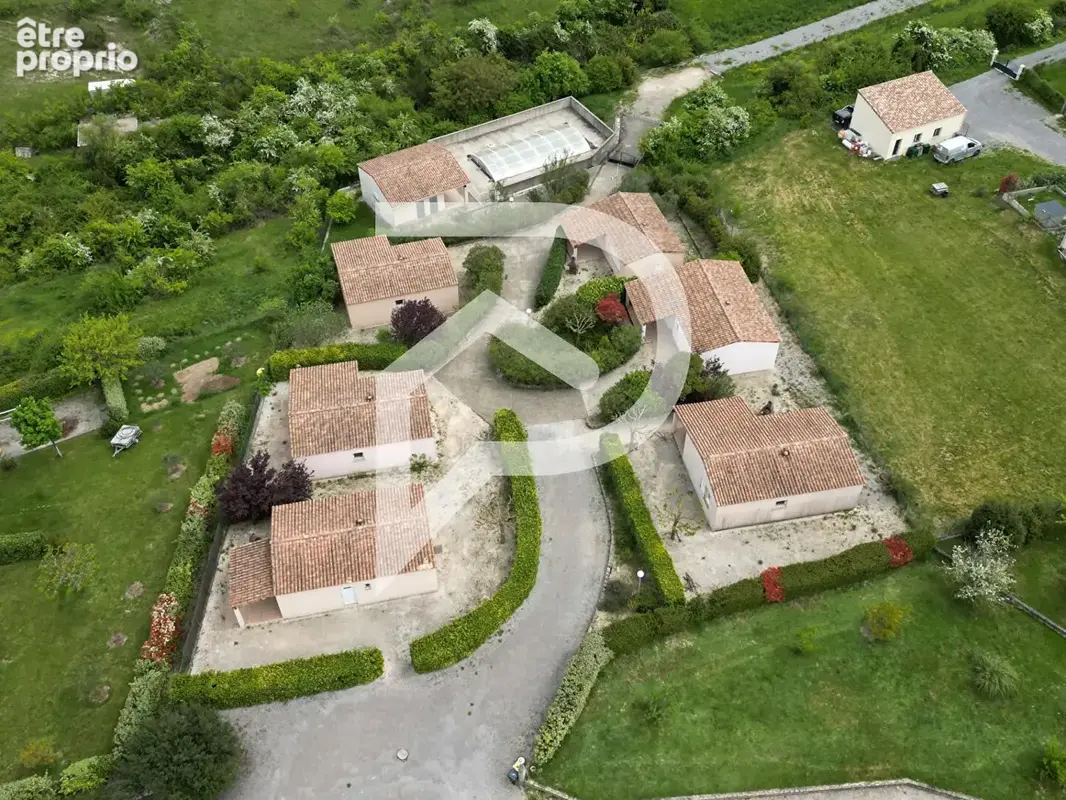 Maison + Village de Gîtes + Terrains constructibles à vendre Villeneuve De Berg 23 pièce(s) 575 m2 - photo 3