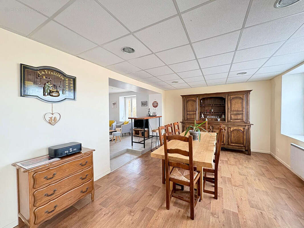 Maison à PIERREFONTAINE-LES-VARANS