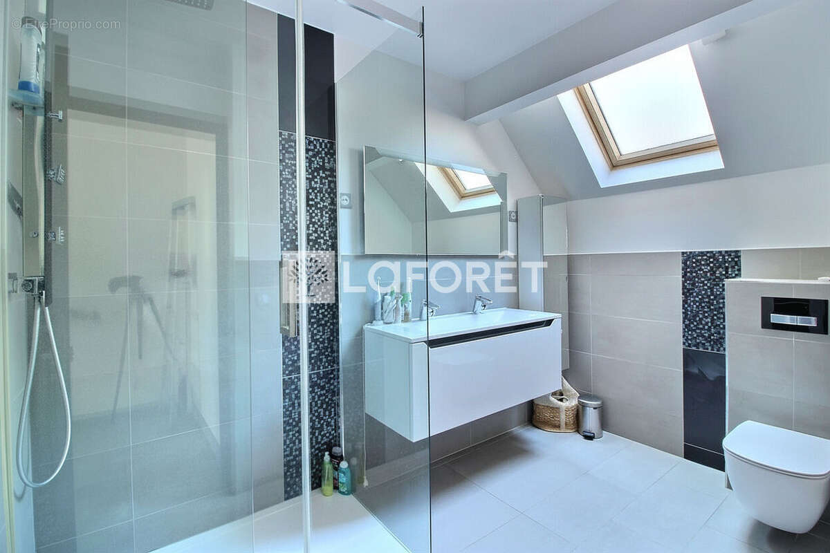 Maison à LA GARENNE-COLOMBES