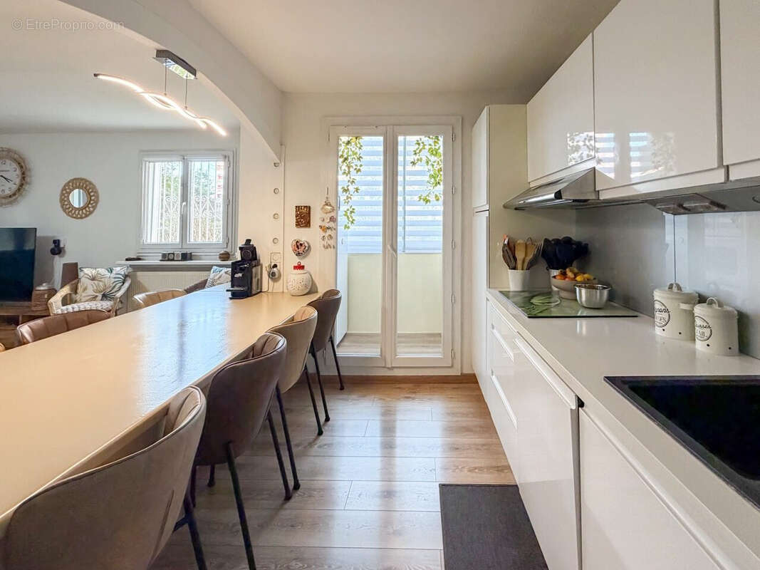 Appartement 84 m² à Aix-En-Provence  - photo 4