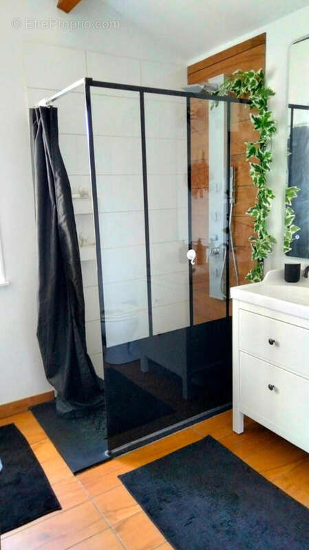 SDB - Maison à PRESSAC