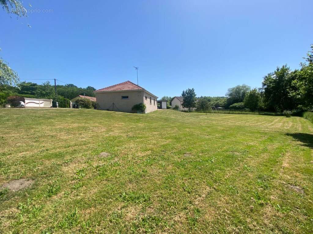 Maison à SAINT-BERAIN-SUR-DHEUNE