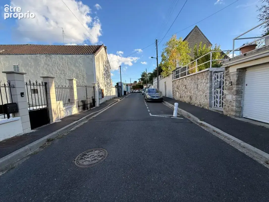 Pontoise – 174 m² habitables et 70 m² de combles : imaginez la suite ! - photo 24