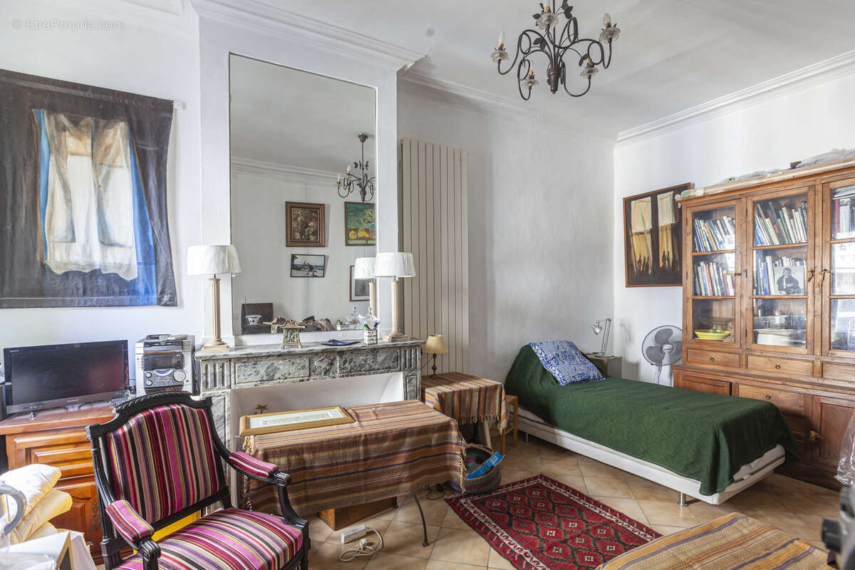 Appartement 5 Pièces de 127 m2, rénové par un architecte - photo 7