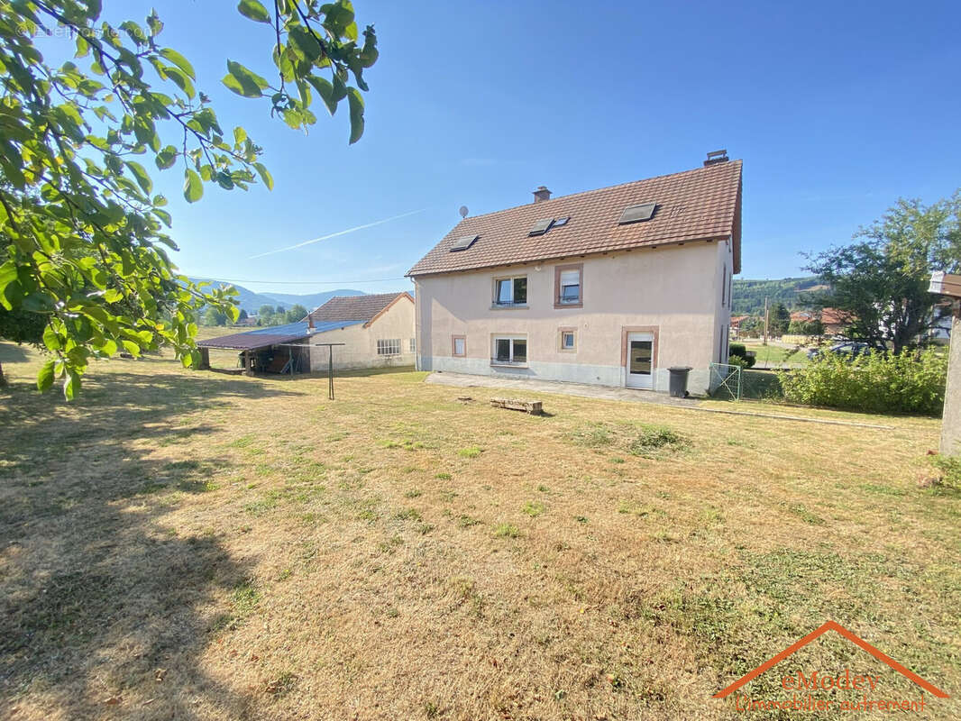 Maison 276 m² à Anould  - photo 3