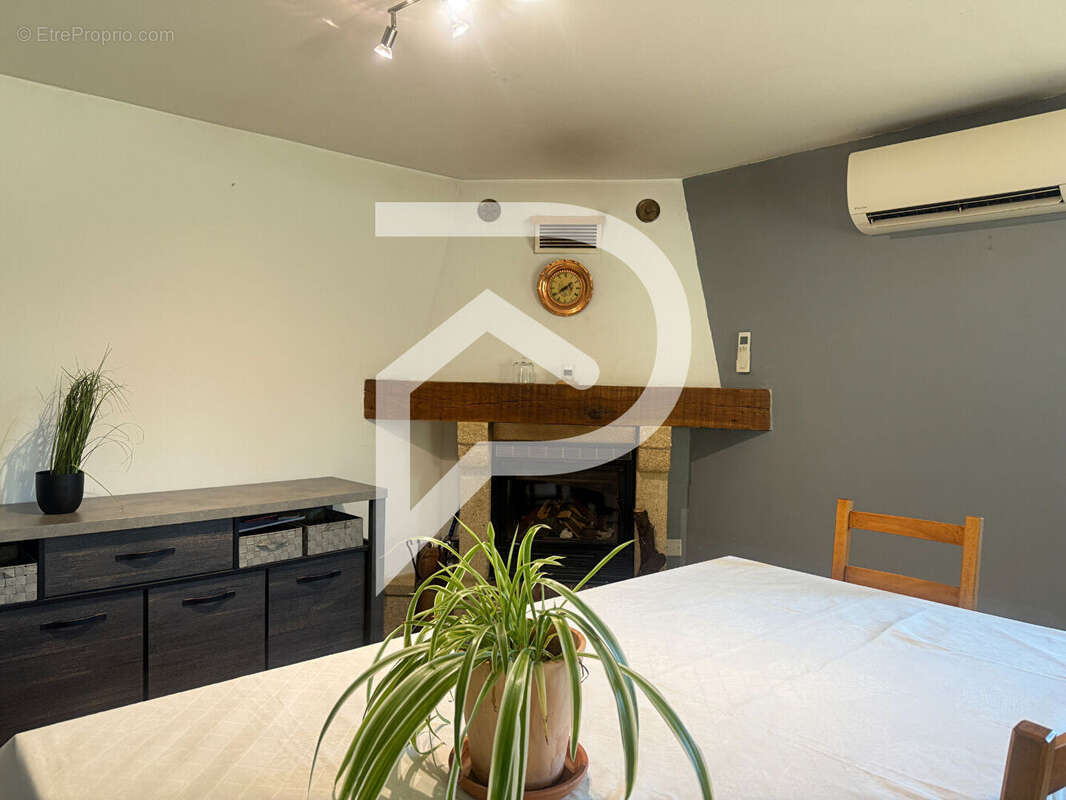 Maison à SAINT-JULIEN