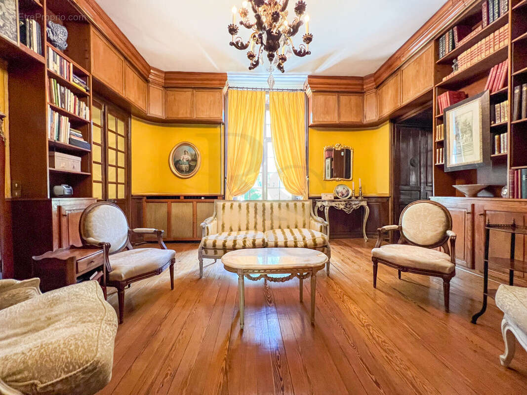 Maison à SAINT-PIERRE-DU-REGARD