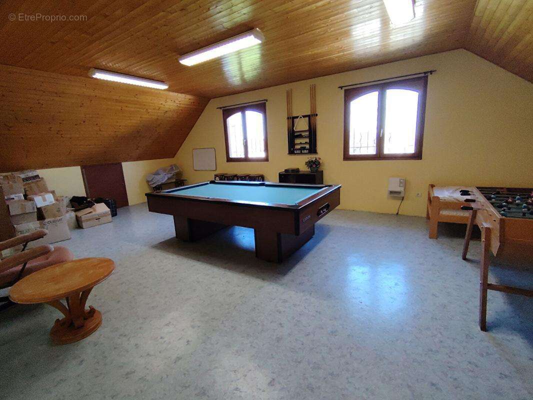 Maison La Bâtie Divisin 6 pièce(s) 200 m2 - photo 5